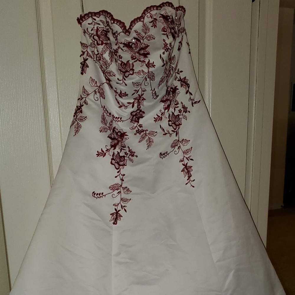 Wedding gown size 8/10